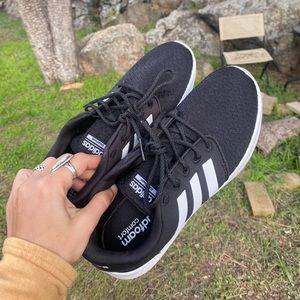 Black and White Adidas QT Racer 2.0 with Cloudfoam Running Sneakers Size 7.5